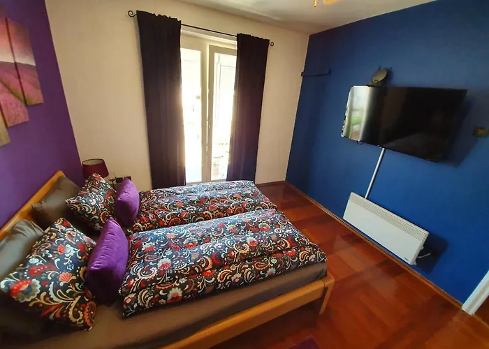 Daire New! Gambinno Apartment, Centre